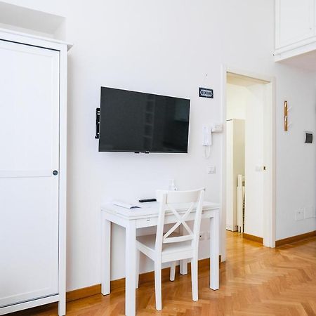 Mecenate Apartment Colosseum Rome Bagian luar foto