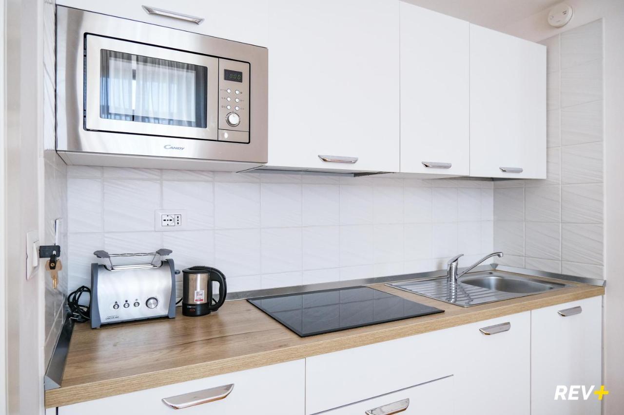 Mecenate Apartment Colosseum Rome Bagian luar foto